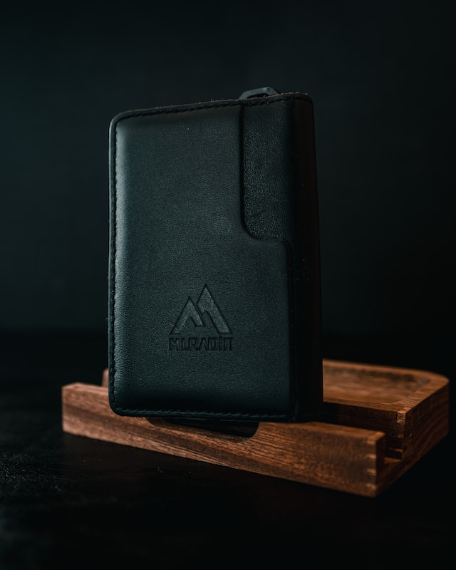 black leather wallet for men