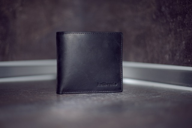 Why The Color Of Black is The Most Preferred and Timeless Color in A Wallet For Men?